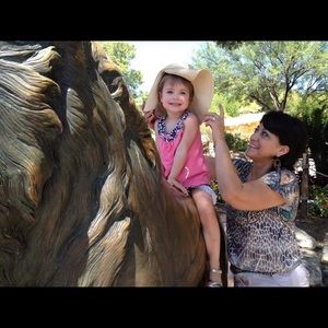 Meet your Posher, Connie